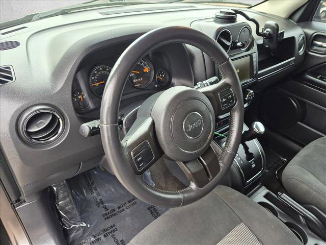 Used 2014 Jeep Patriot Latitude w/ Sun/Sound Group AWD/4WD image 10