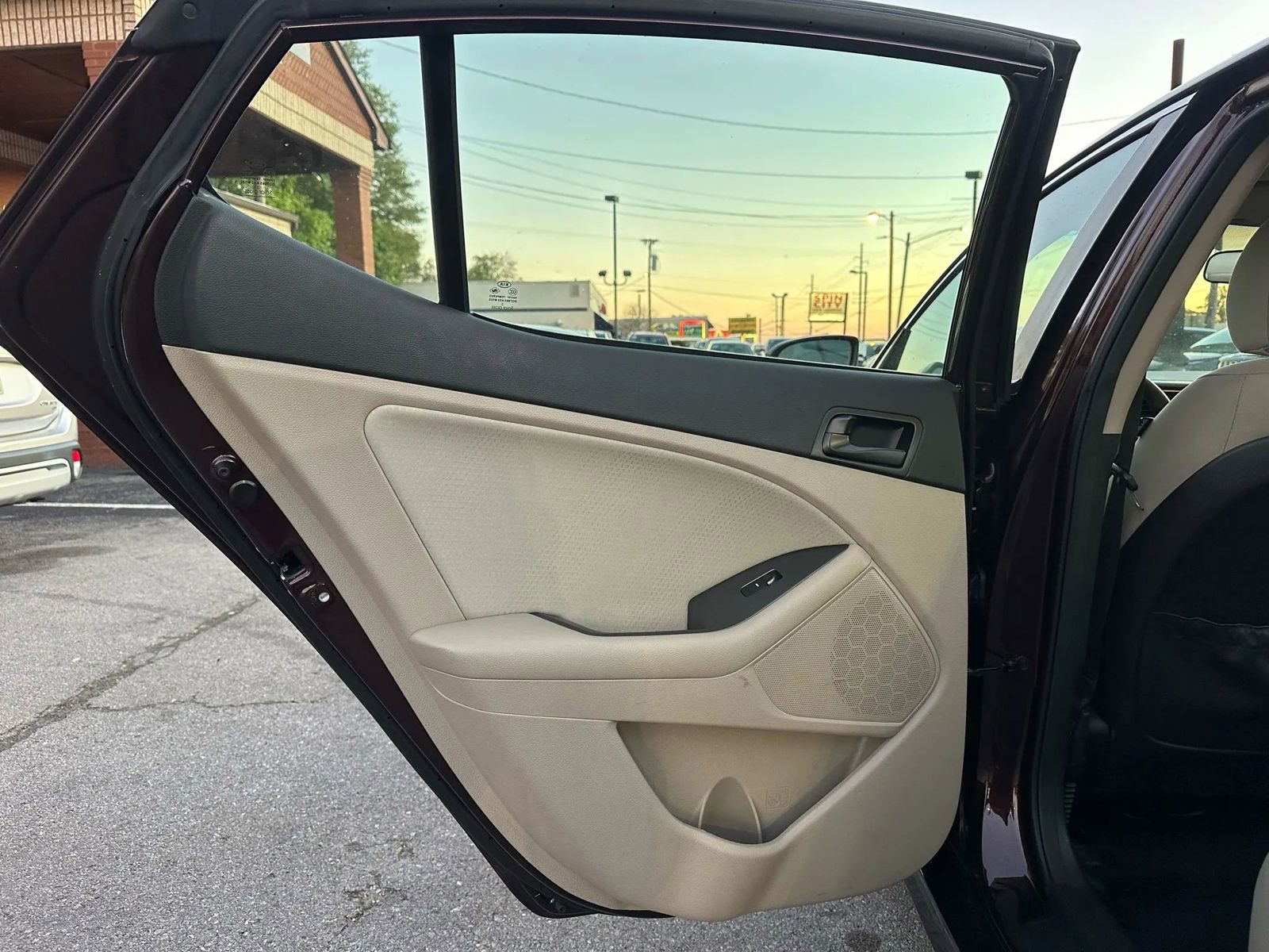 Used 2014 Kia Optima LX image 9