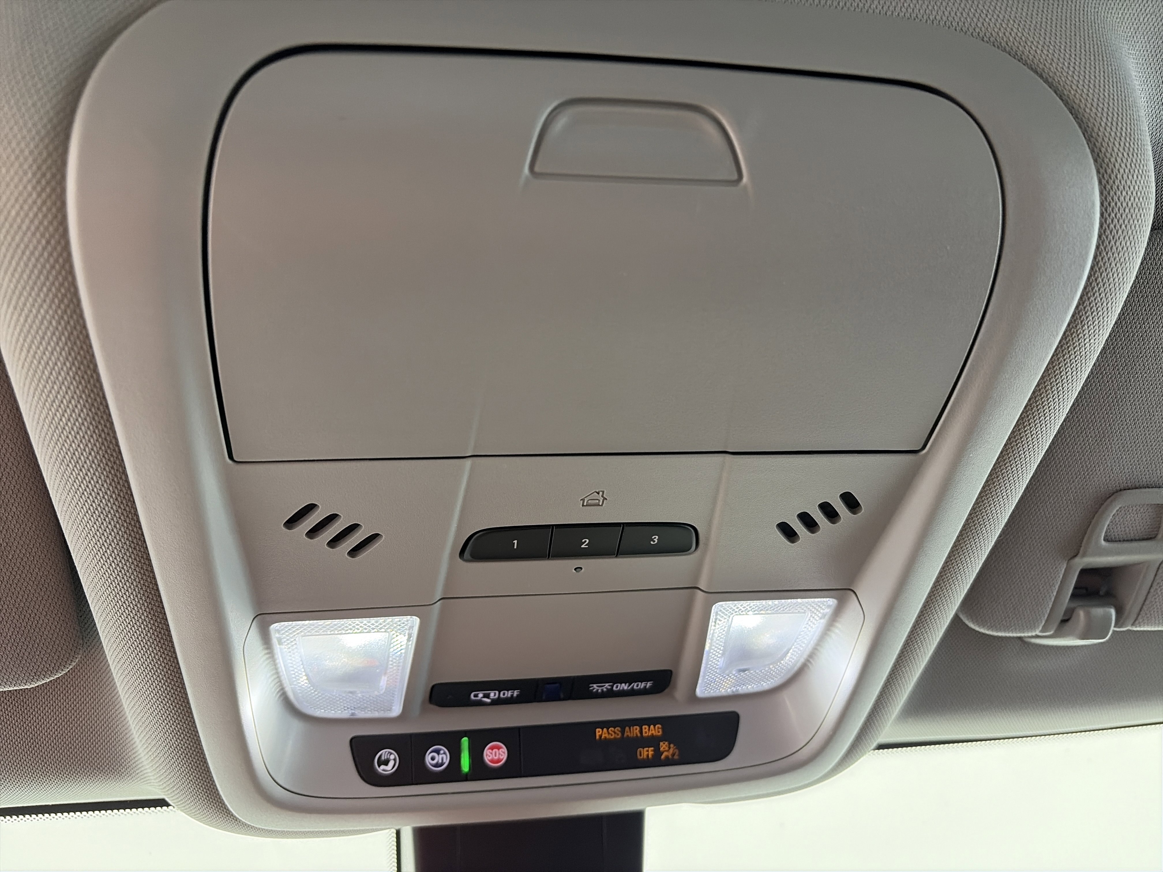 Used 2023 GMC Terrain SLT image 32