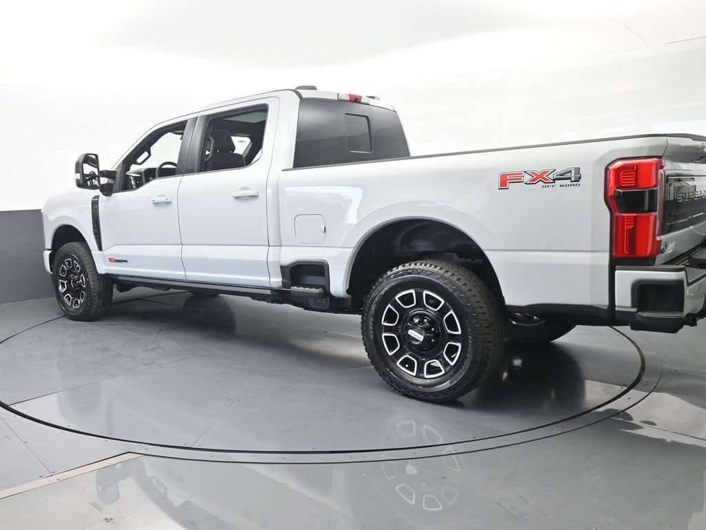 Used 2026 Ford F350 Platinum w/ FX4 Off-Road Package AWD/4WD image 4
