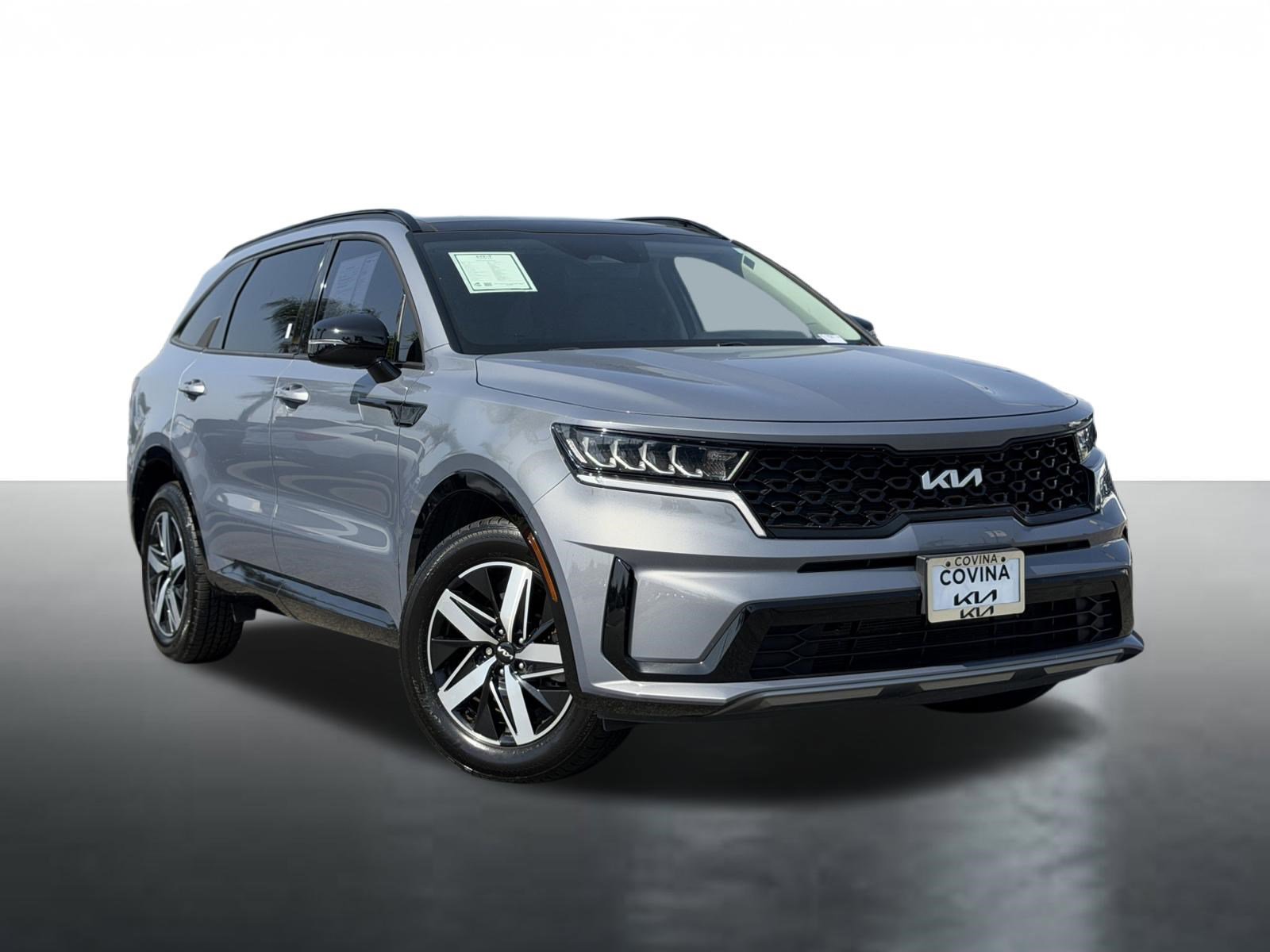 Certified 2022 Kia Sorento S w/ Panoramic Sunroof Package FWD image 2