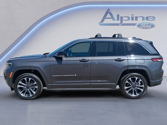 Used 2025 Jeep Grand Cherokee Overland w/ Luxury Tech Group IV AWD/4WD image 2