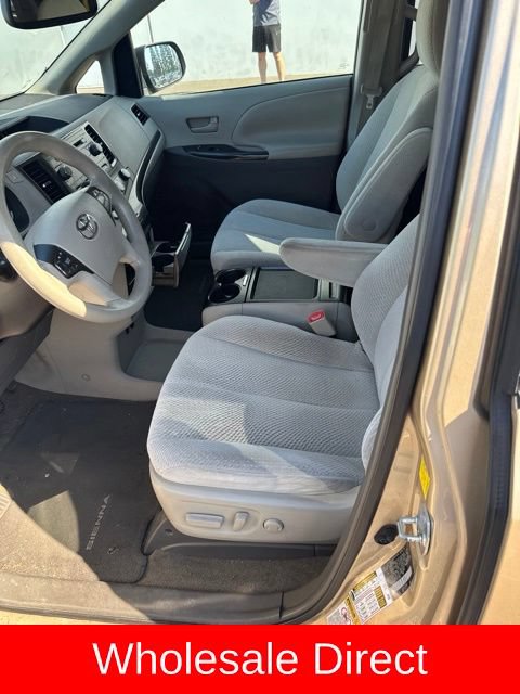 Used 2011 Toyota Sienna LE FWD image 9