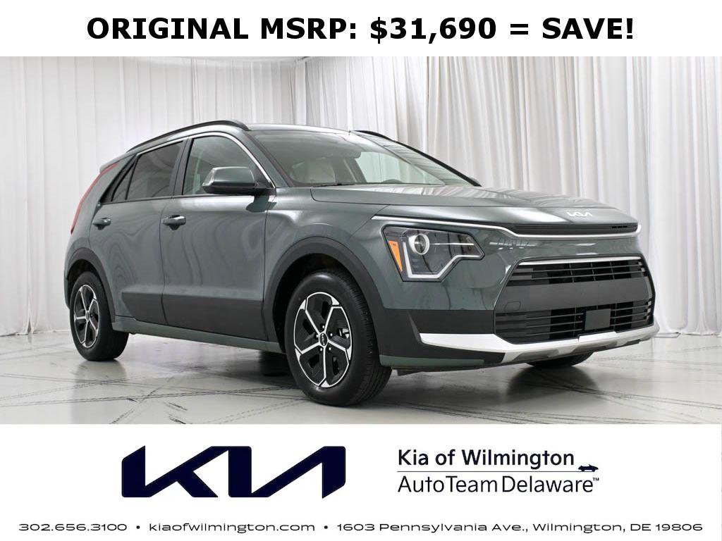 Used 2025 Kia Niro EX