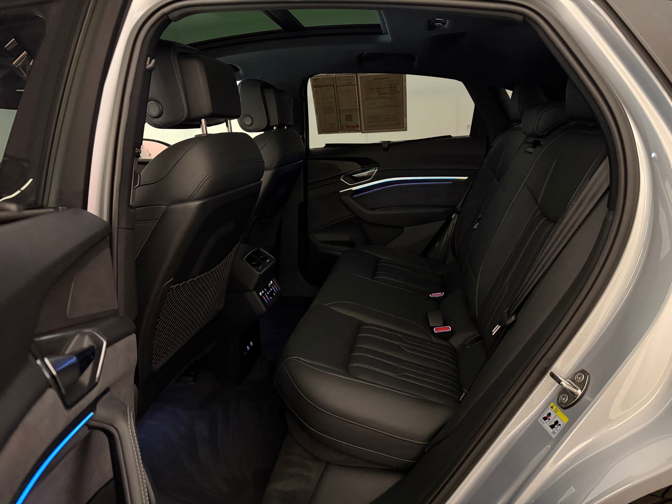 Used 2023 Audi e-tron Prestige w/ Prestige Package AWD/4WD image 14