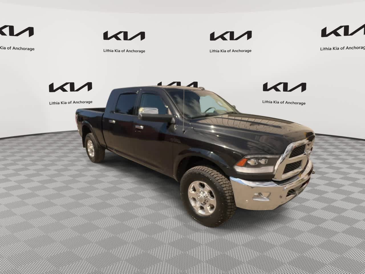 Used 2018 RAM 2500 Laramie w/ Cold Weather Group AWD/4WD image 2