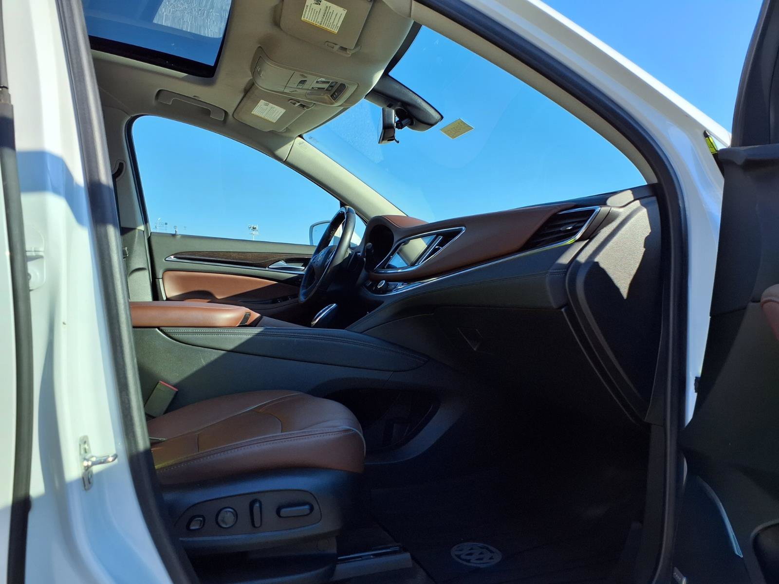 Used 2020 Buick Enclave Avenir w/ Avenir Technology Package AWD/4WD image 29