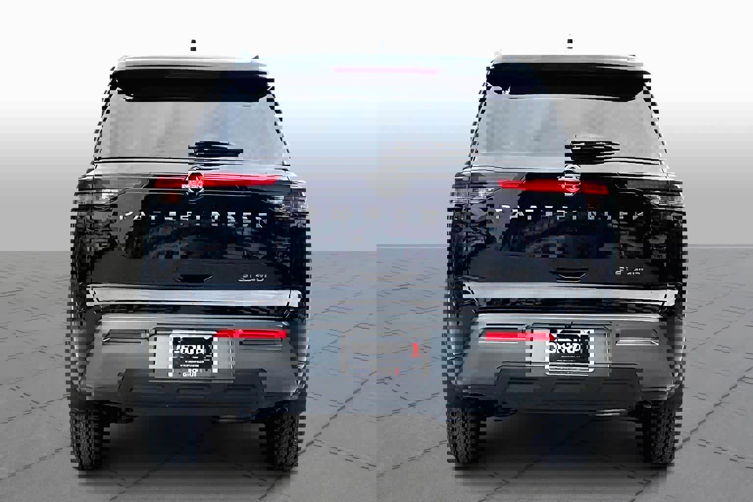 New 2026 Nissan Pathfinder SL image 4