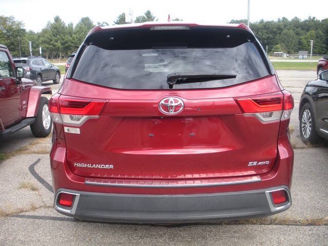 Used 2018 Toyota Highlander SE AWD/4WD image 4