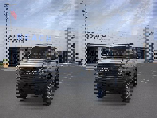 New 2025 Ford Bronco 4-Door image 2