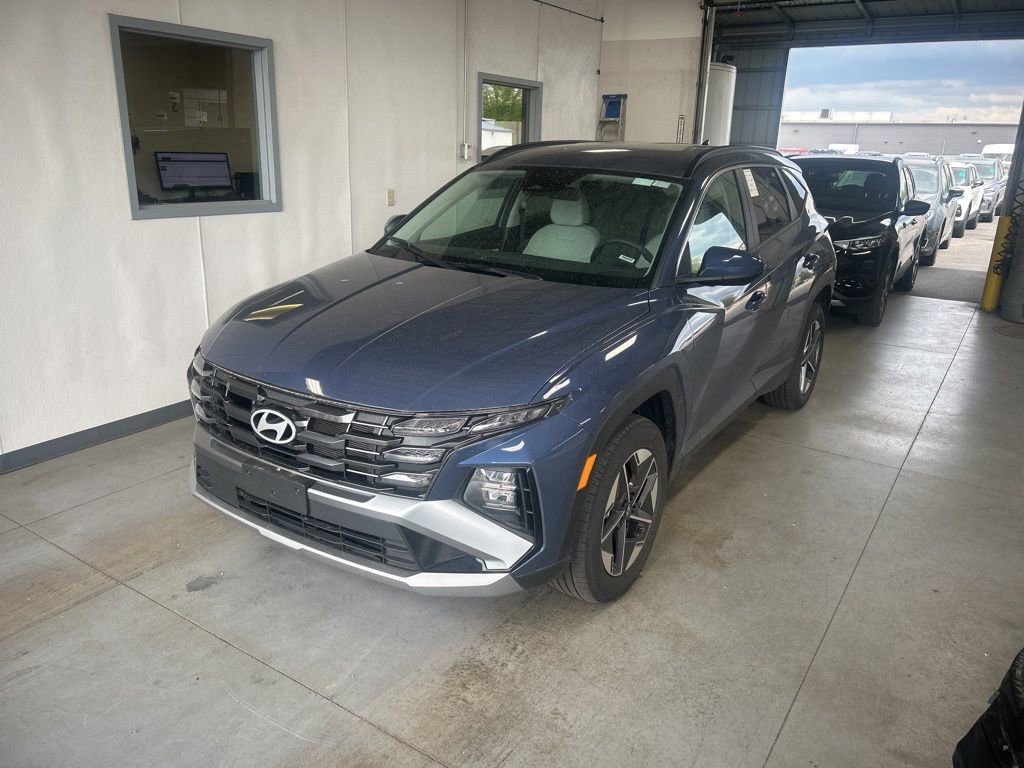 Certified 2025 Hyundai Tucson SEL AWD/4WD image 1