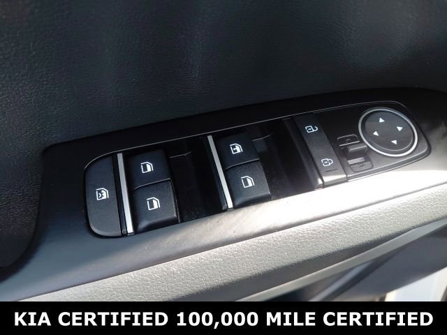 Certified 2025 Kia Soul LX FWD image 18