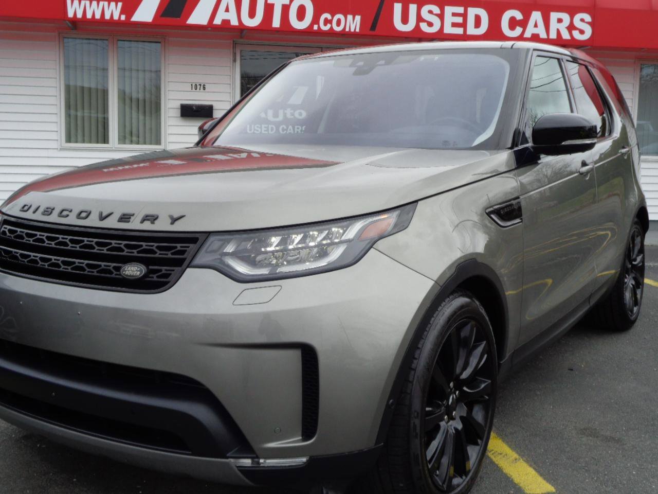 Used 2017 Land Rover Discovery First Edition image 18