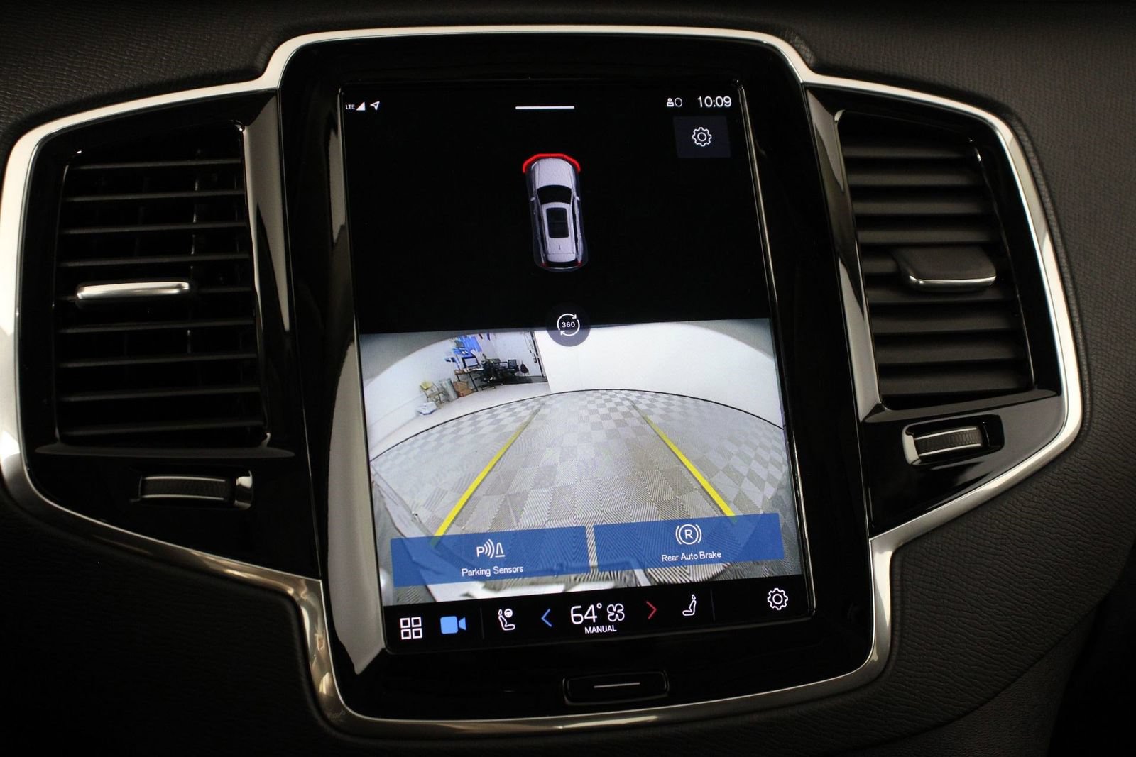 Certified 2023 Volvo XC90 T8 Plus w/ Protection Package Premier AWD/4WD image 13