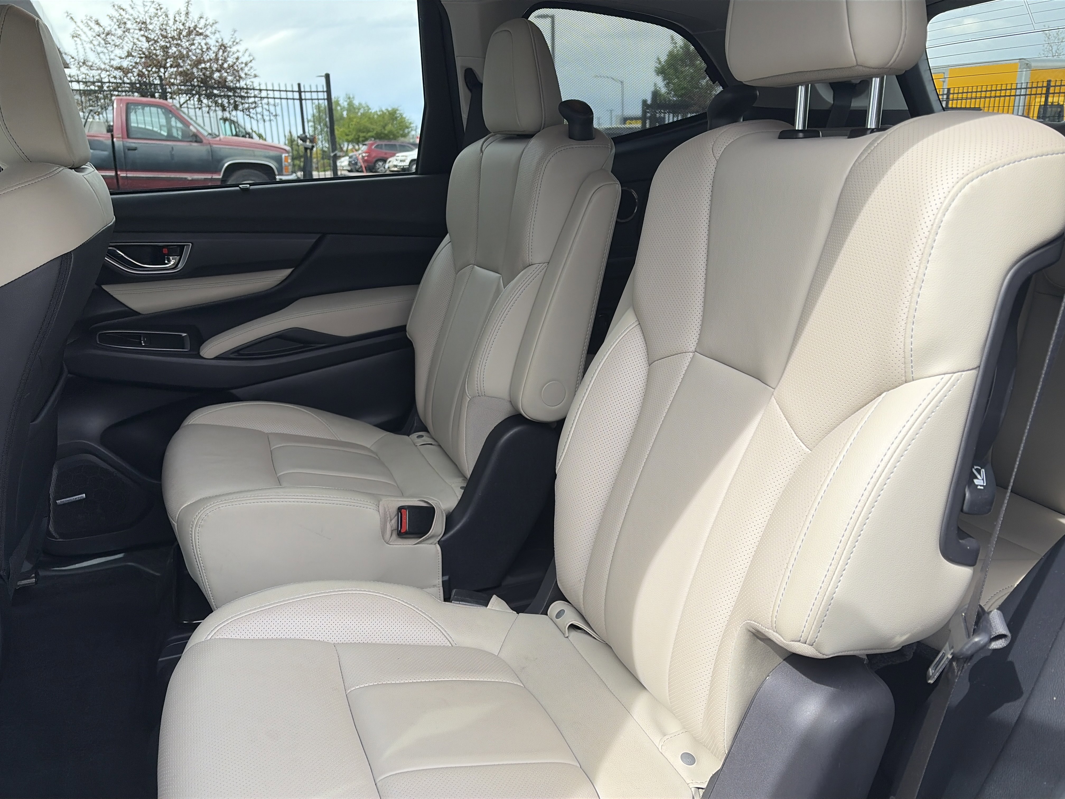 Used 2023 Subaru Ascent Limited w/ Technology Package AWD/4WD image 25