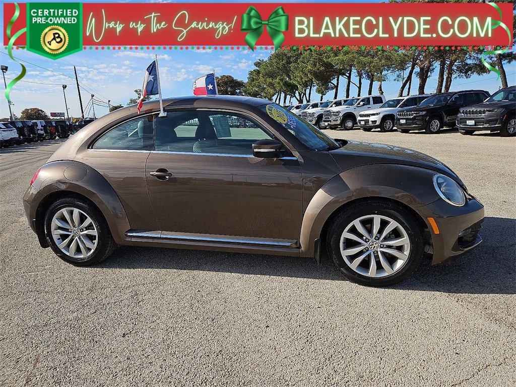 Used 2013 Volkswagen Beetle TDI image 9