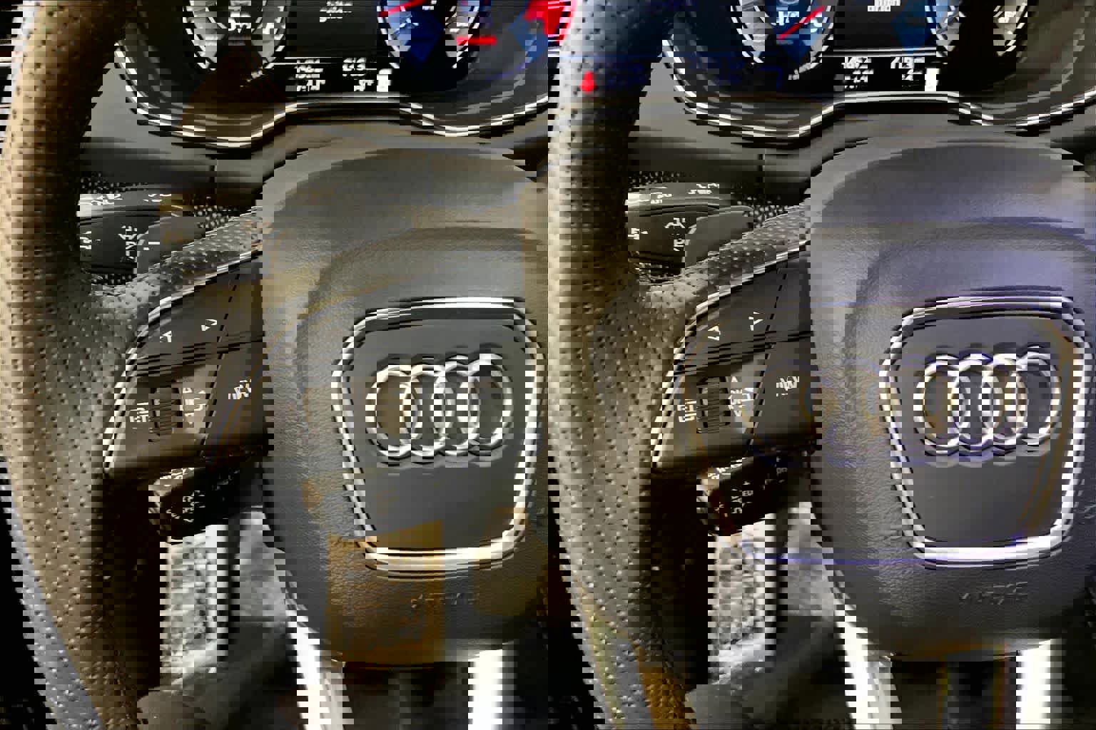 Used 2025 Audi SQ5 Premium Plus AWD/4WD image 24