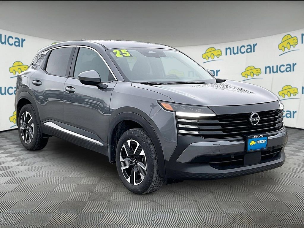 Used 2025 Nissan Kicks SV image 1