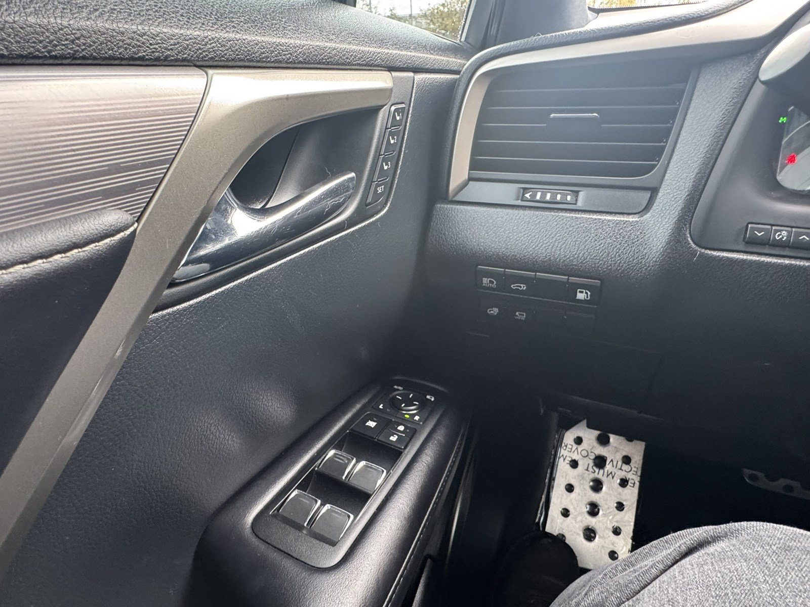 Used 2020 Lexus RX 450h F Sport w/ Accessory Package AWD/4WD image 16
