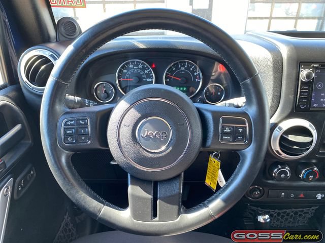 Used 2013 Jeep Wrangler Unlimited Sahara w/ Connectivity Group AWD/4WD image 15