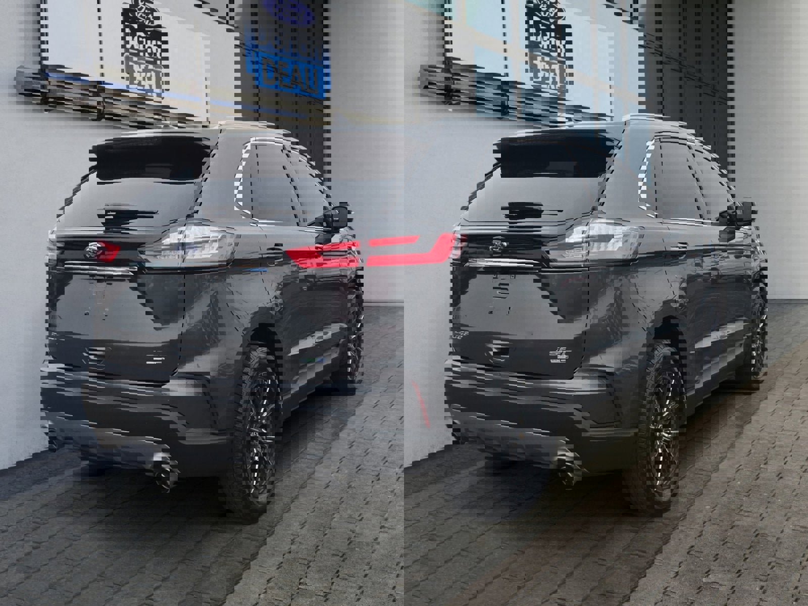 Certified 2020 Ford Edge SEL w/ Convenience Package image 3