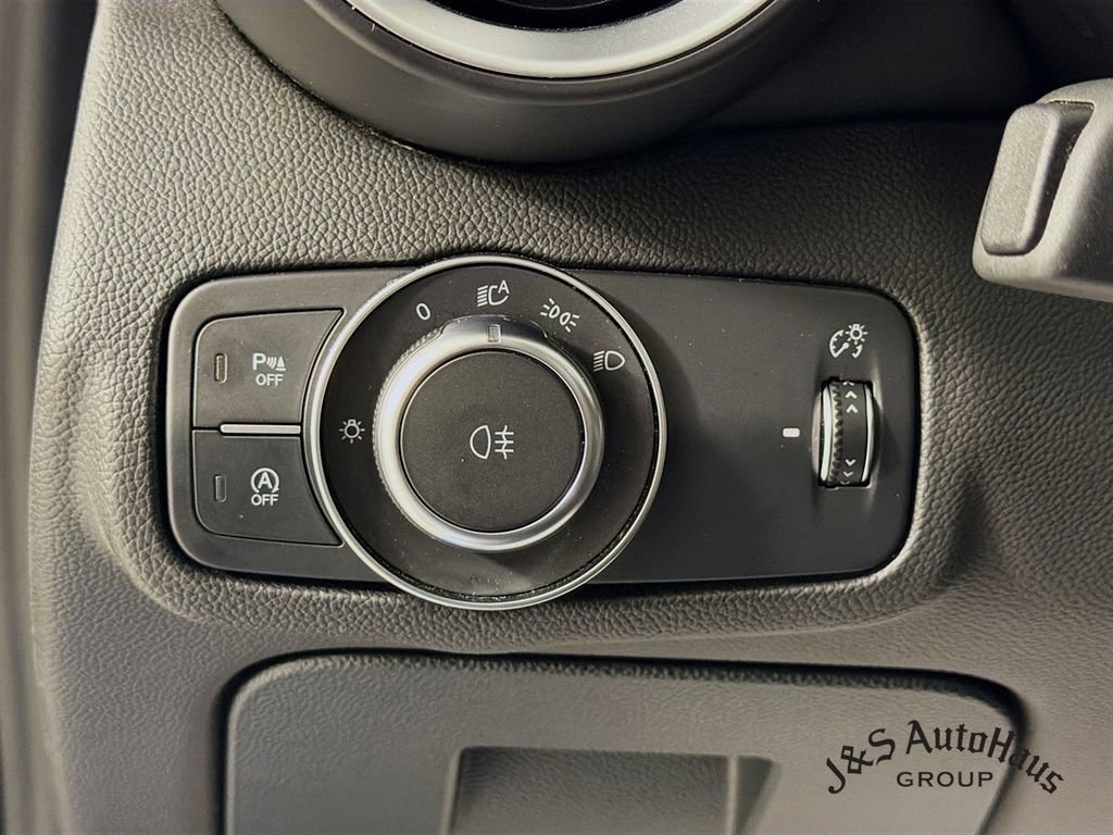 Used 2023 Alfa Romeo Giulia Quadrifoglio w/ Active Assist Plus Package image 10