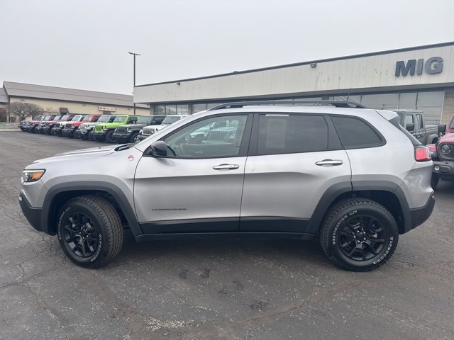 Used 2022 Jeep Cherokee Trailhawk w/ Comfort/Convenience Group image 3
