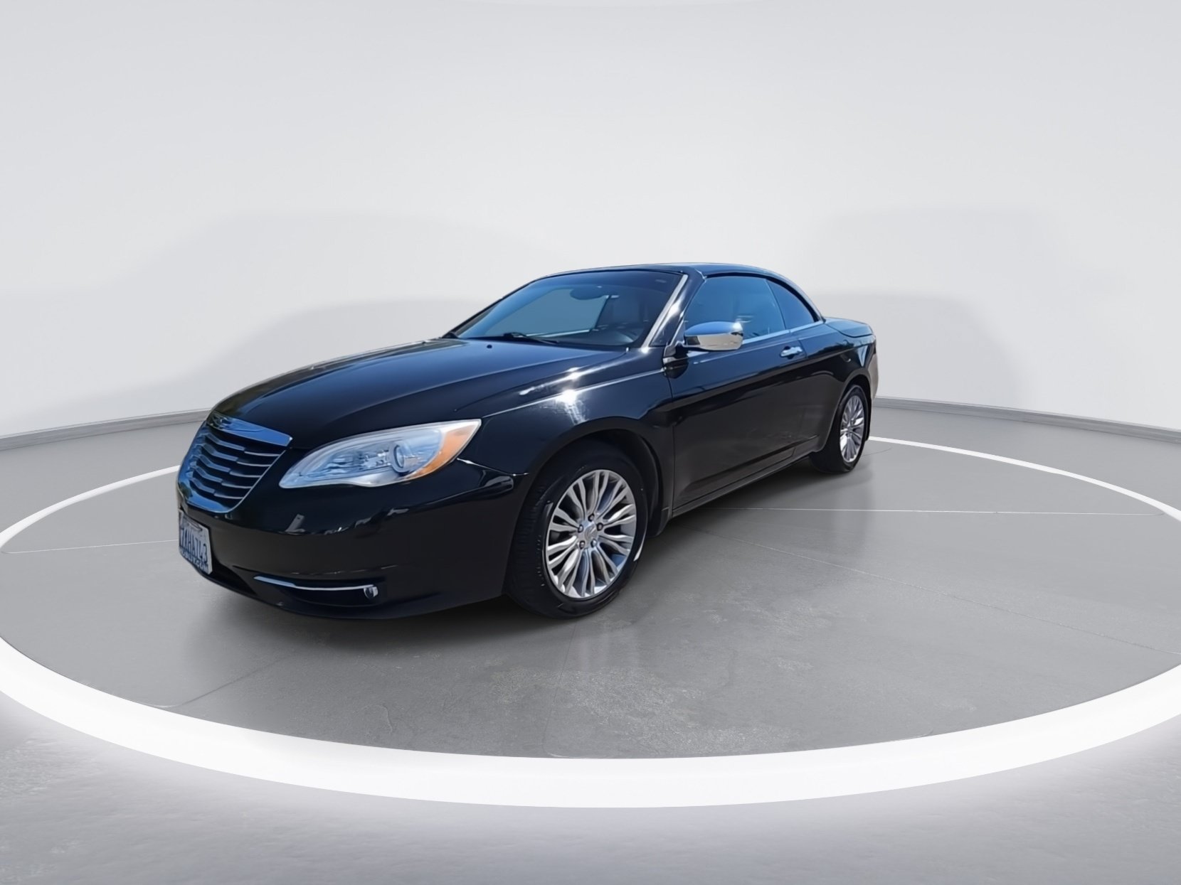 Used 2013 Chrysler 200 Limited FWD image 4