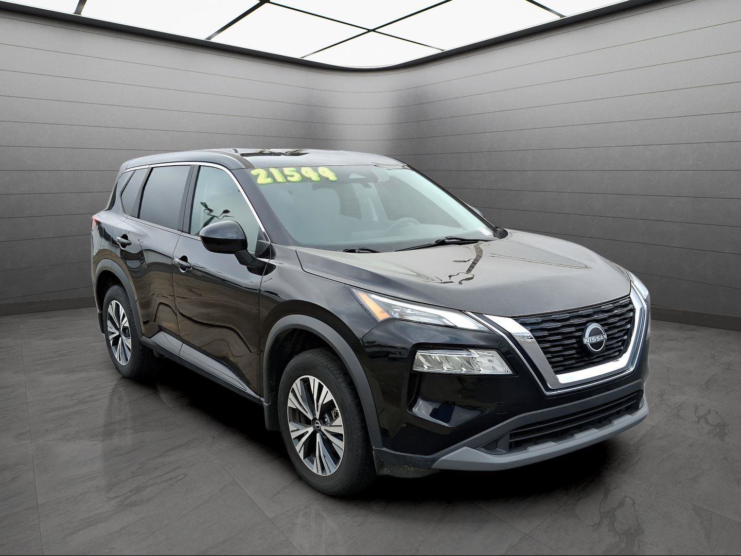 Used 2023 Nissan Rogue SV image 1