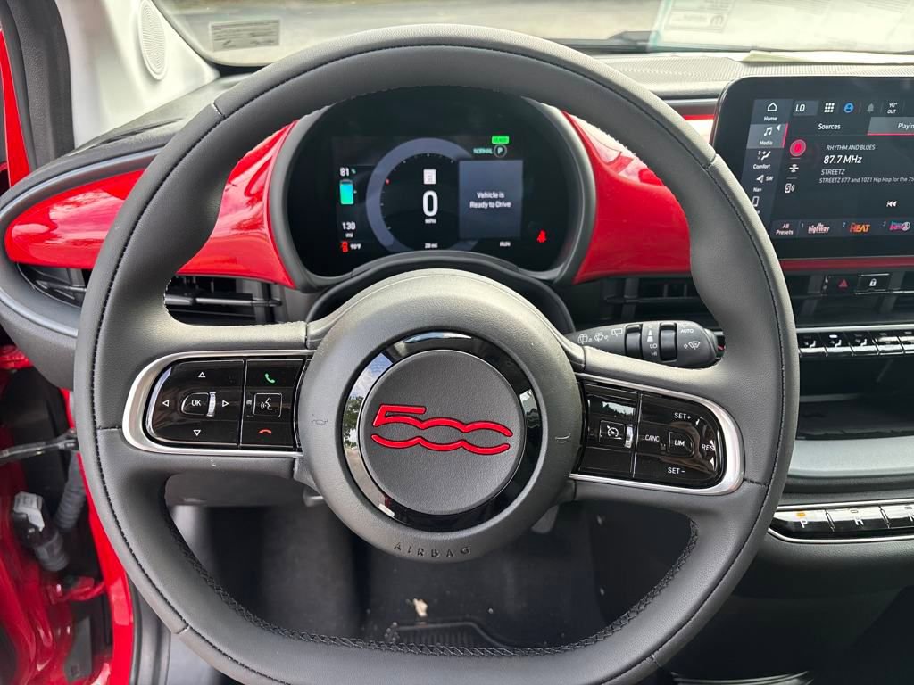 New 2024 FIAT 500 e (RED) image 16