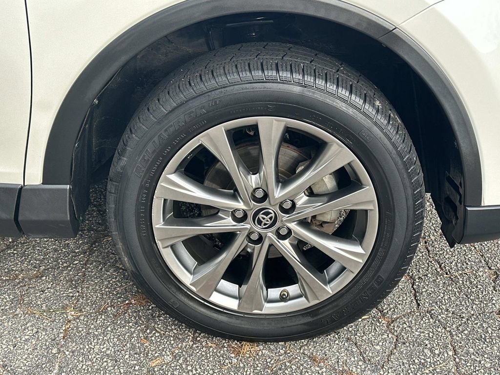 Used 2018 Toyota RAV4 Limited image 12