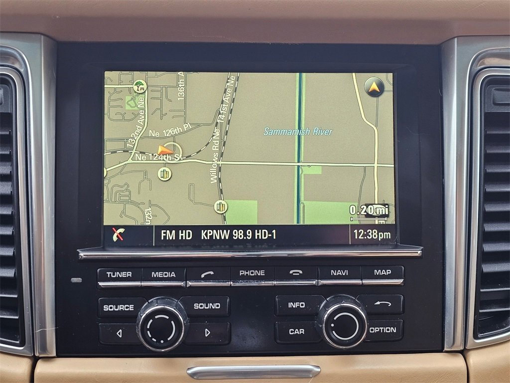 Used 2016 Porsche Macan Turbo image 15