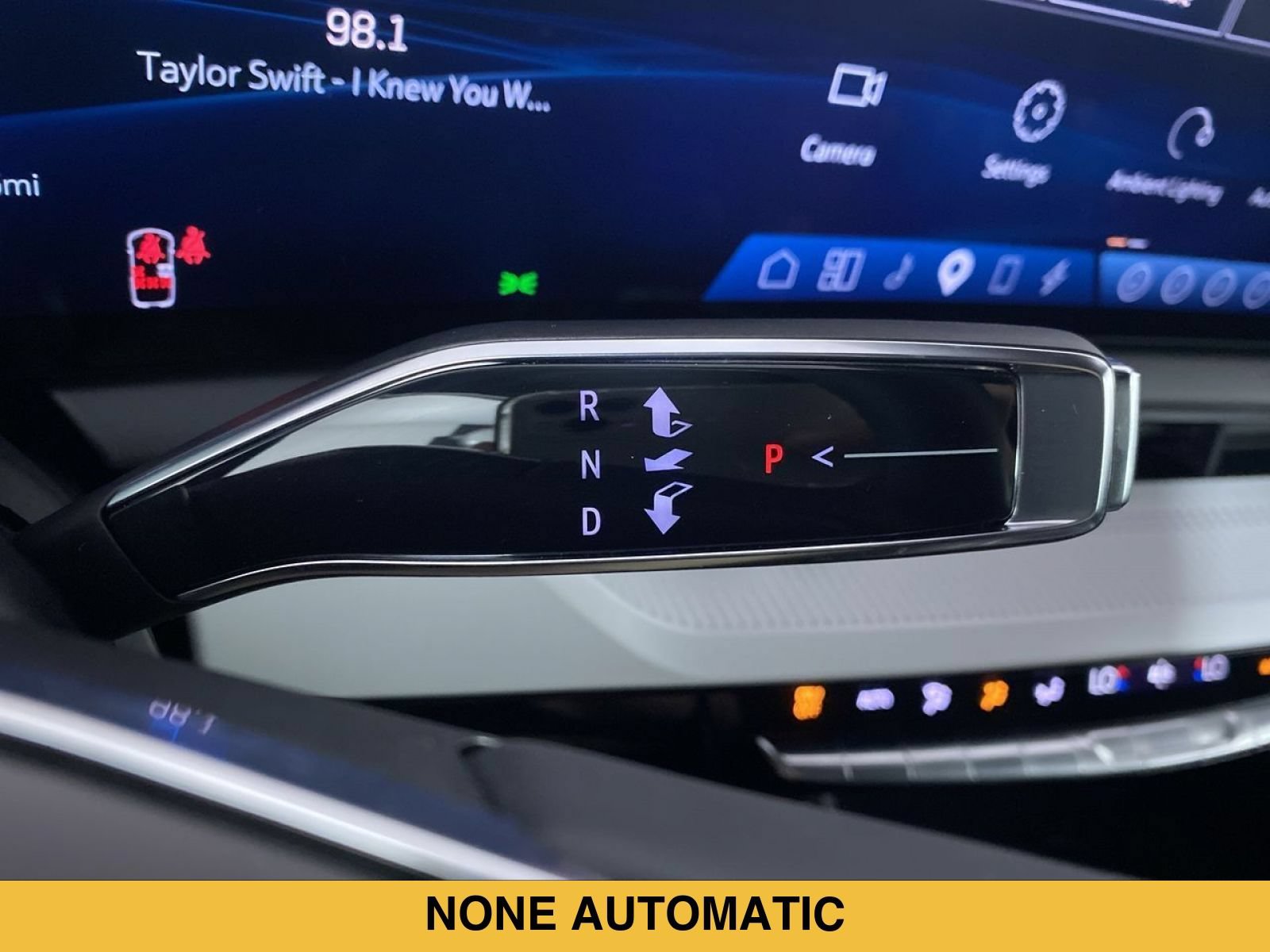 Certified 2025 Cadillac Optiq Luxury 2 AWD/4WD image 7
