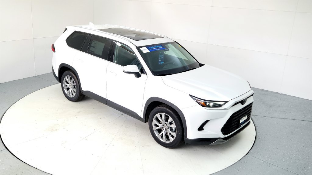 Certified 2025 Toyota Grand Highlander FWD image 16