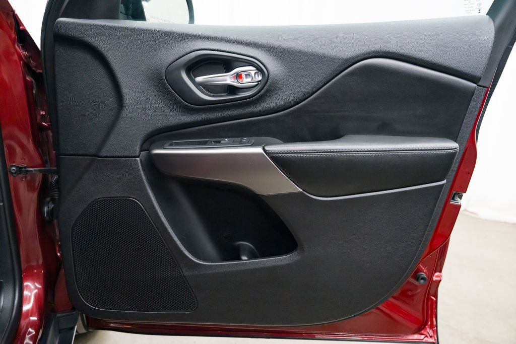 Used 2020 Jeep Cherokee Latitude image 27