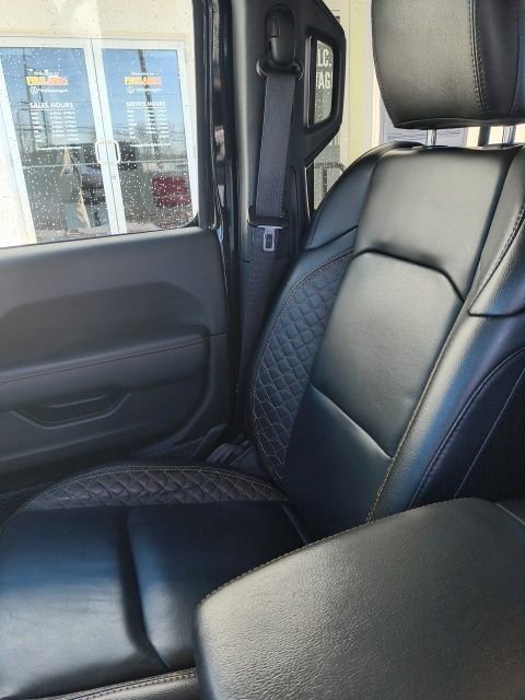 Used 2022 Jeep Gladiator Overland AWD/4WD image 5