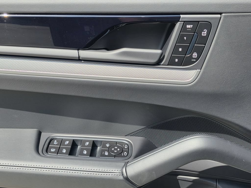 New 2026 Porsche Cayenne E-Hybrid AWD/4WD image 15