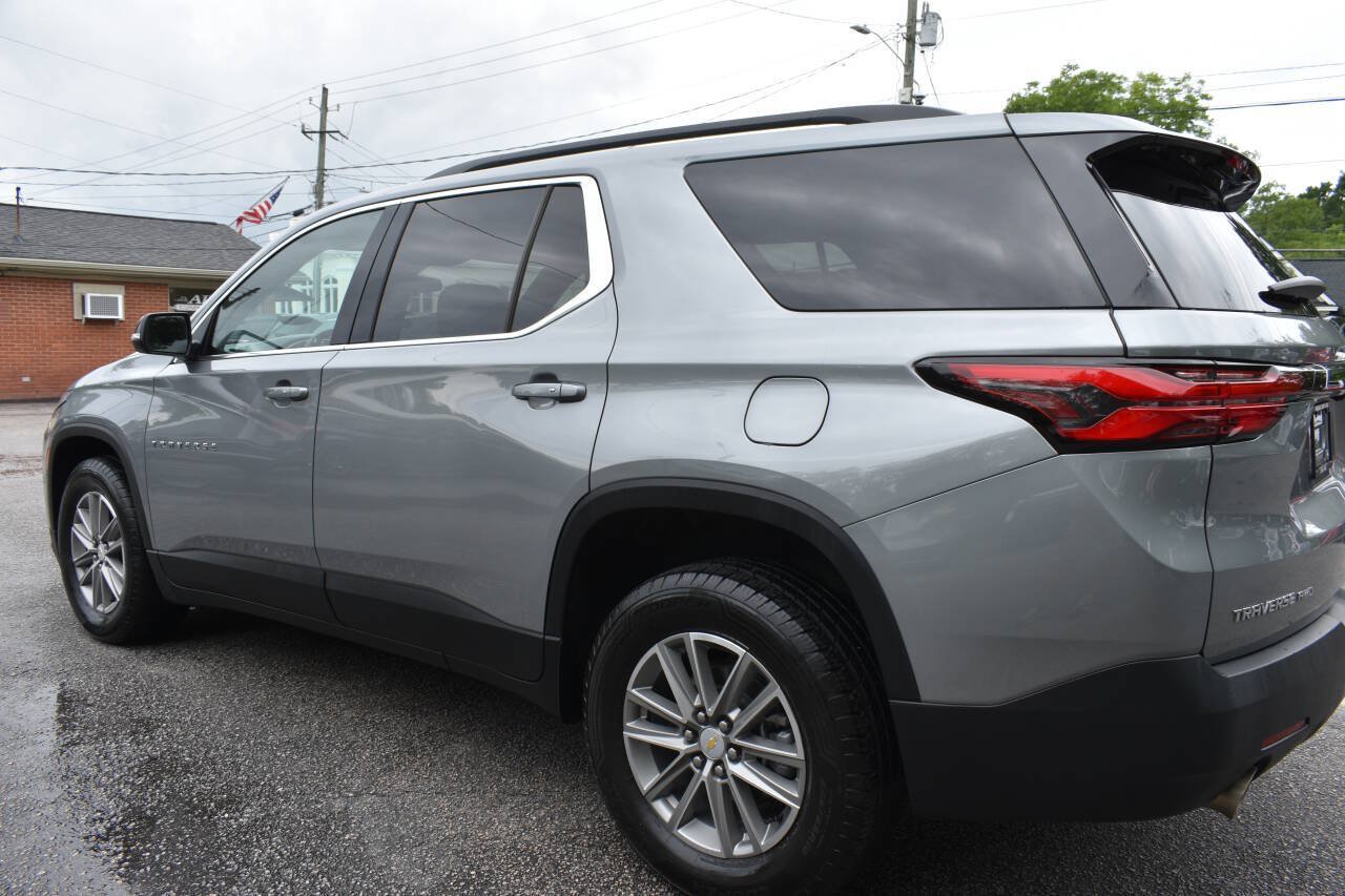 Used 2023 Chevrolet Traverse LT w/ LPO, Cargo Package AWD/4WD image 32
