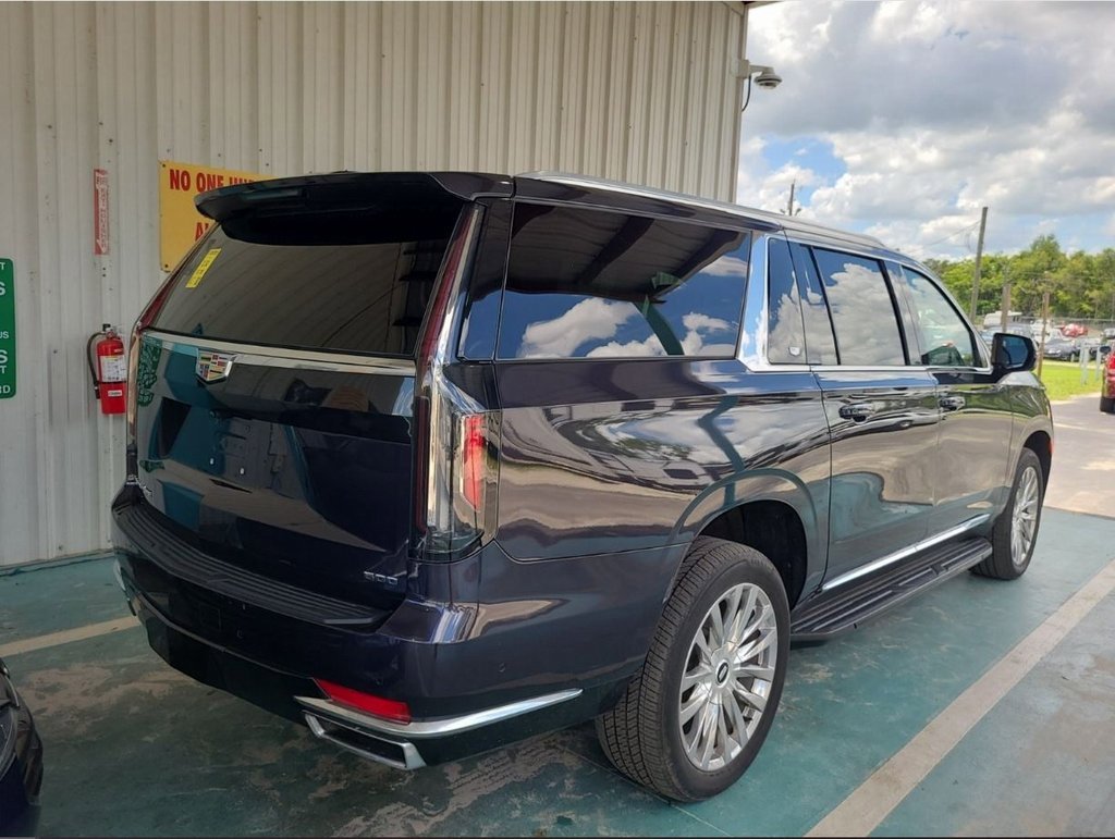 Used 2022 Cadillac Escalade ESV Premium Luxury image 10