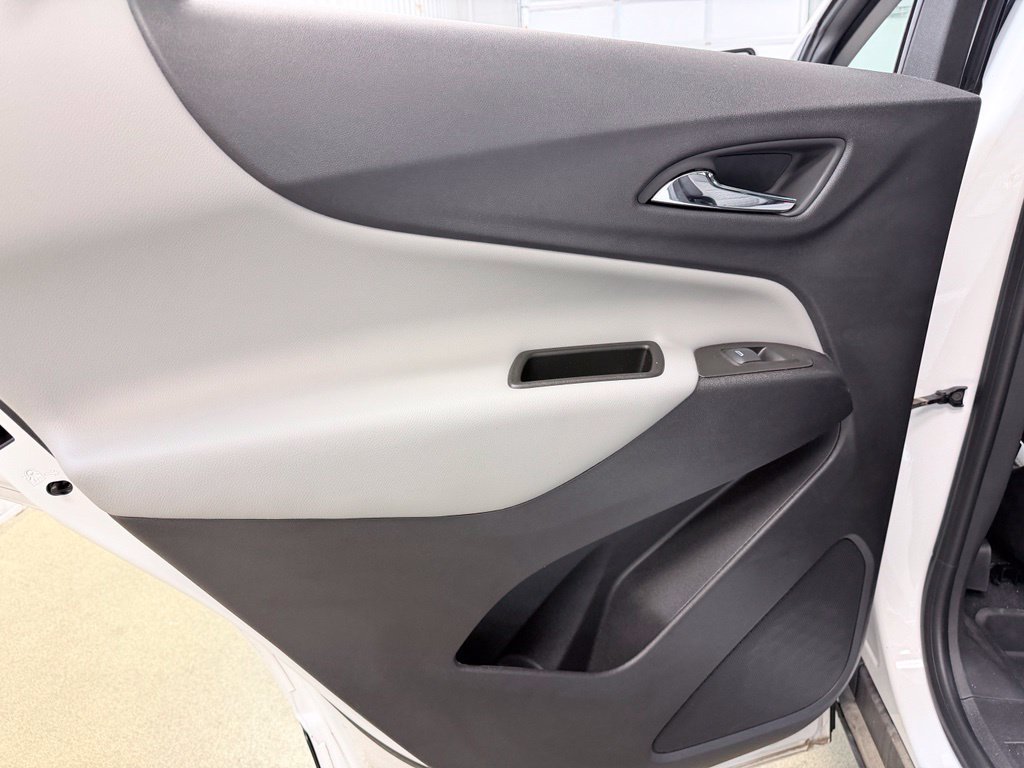 Used 2024 Chevrolet Equinox LT FWD image 18