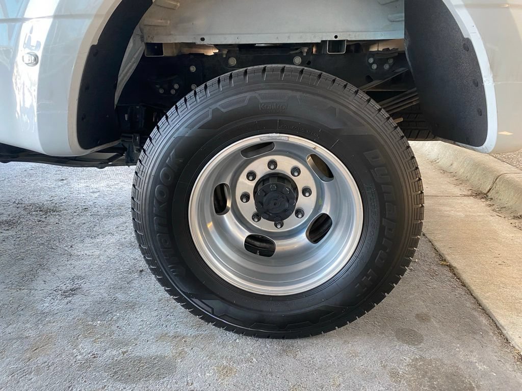 Used 2025 Ford F350 4x4 Crew Cab DRW Super Duty image 30