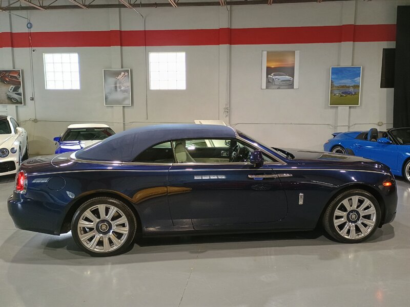 Used 2016 Rolls-Royce Dawn RWD image 54