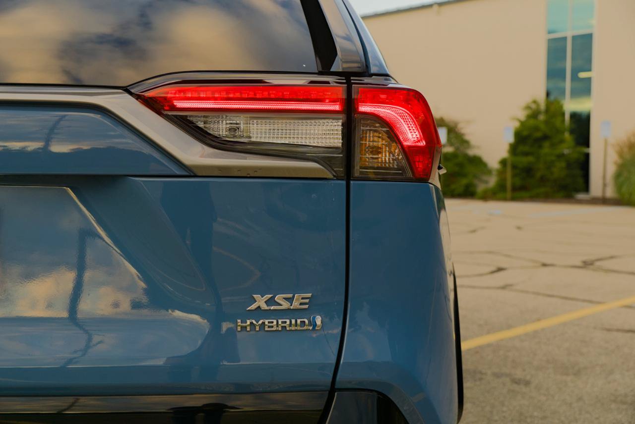 Used 2022 Toyota RAV4 XSE AWD/4WD image 13