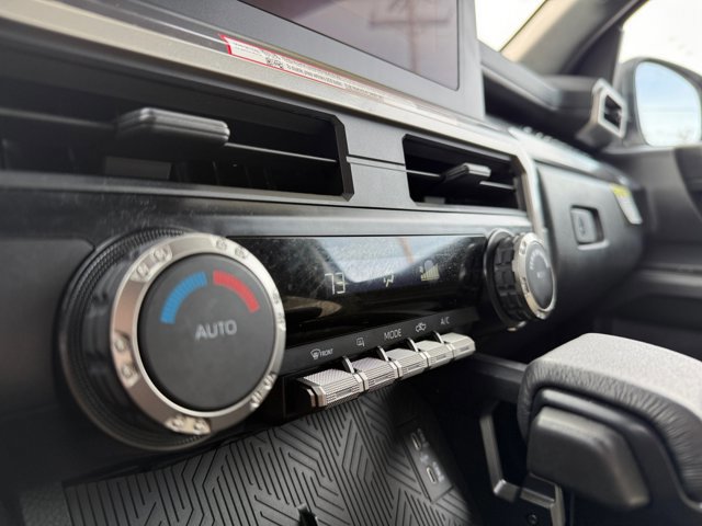 Used 2025 Toyota Tacoma TRD Off-Road image 29