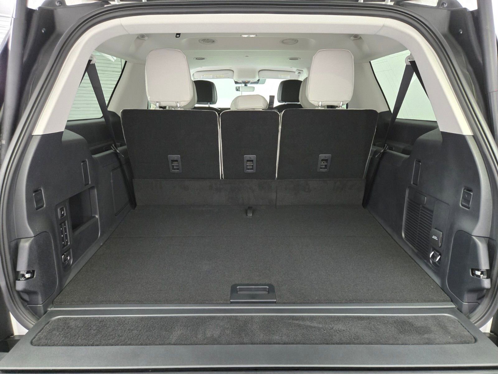 New 2026 Lincoln Navigator L Premier image 17