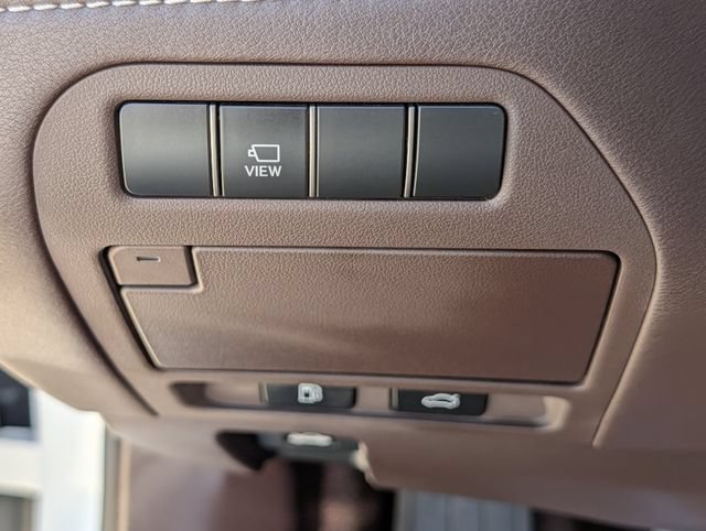 Used 2020 Lexus LS 500 w/ Interior Upgrade Package RWD image 25