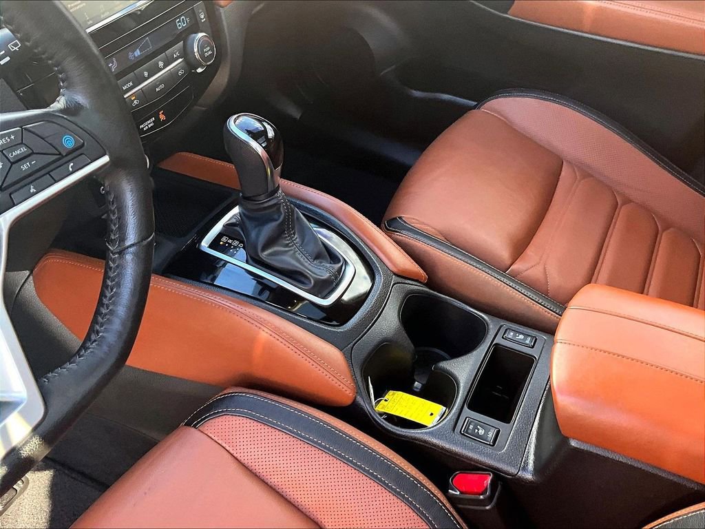 Used 2018 Nissan Rogue SL w/ Premium Package image 21