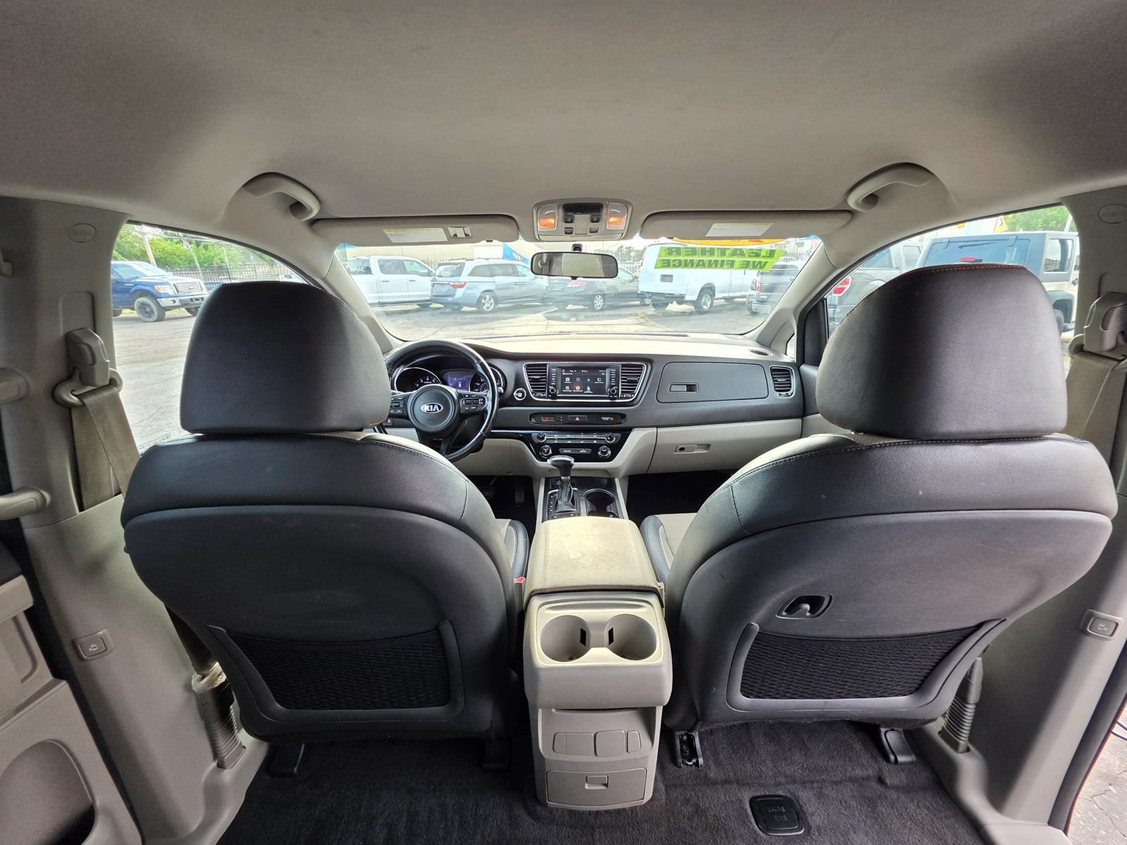 Used 2017 Kia Sedona LX w/ LX Essentials Premium Package FWD image 24