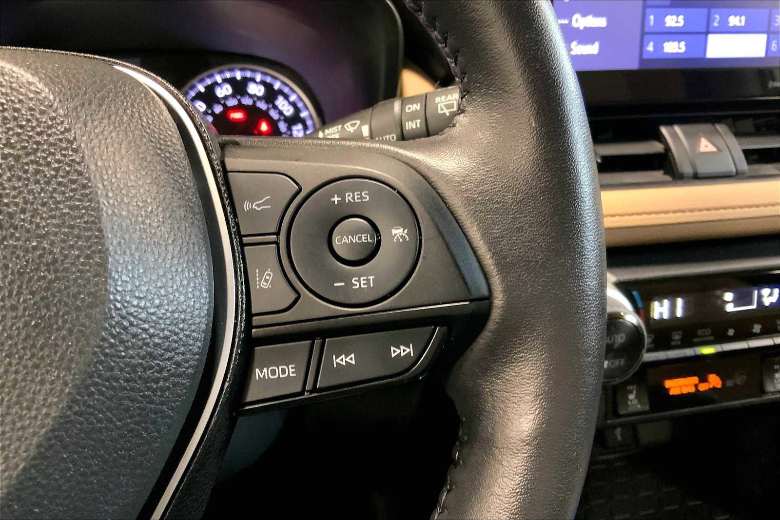 Used 2022 Toyota RAV4 XLE w/ Convenience Package image 25