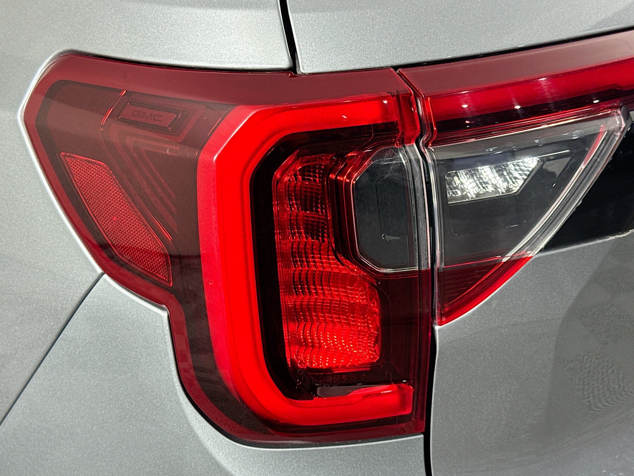 Used 2023 GMC Acadia SLT w/ Elevation Edition FWD image 34